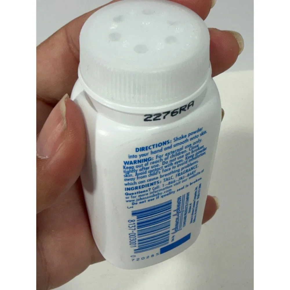 Johnsons Baby Powder Original Talc Formula 1.5 oz Travel Size Vintage 724362